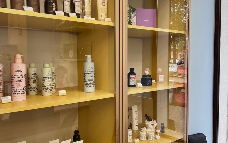 Vendra beauty supply store software — cosmetics and hair products display