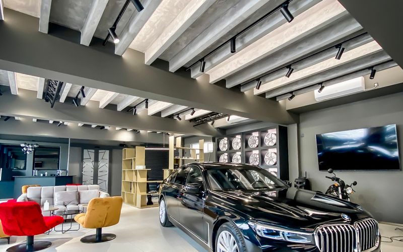 Vendra car dealership software — new vehicles in showroom