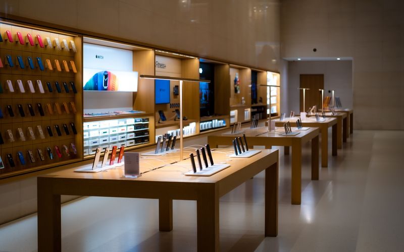 Vendra electronics store software — consumer electronics on display