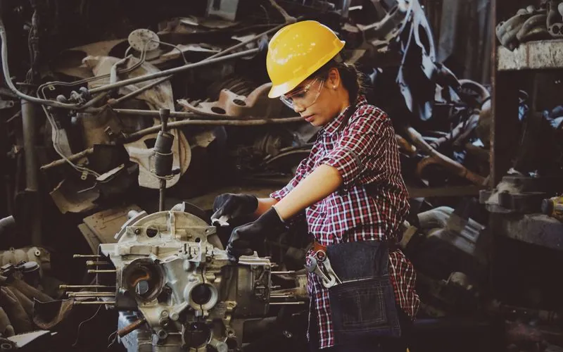 Manufacturing factory floor with production orders and BOM tracking in Vendra ERP