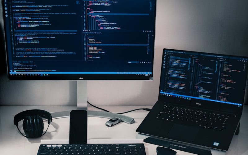 Vendra IT services software — office with servers and technical team