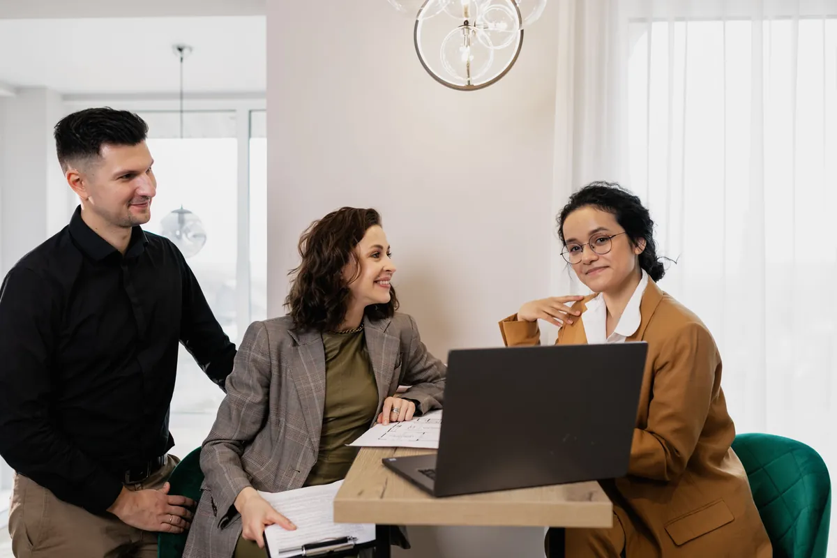 Service business software — professional invoicing and client billing management